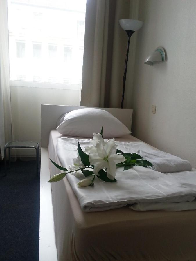 Hotel Komet Dusseldorf Luaran gambar