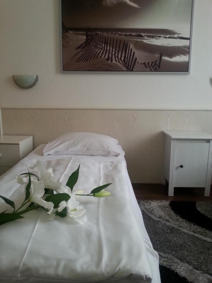 Hotel Komet Dusseldorf Luaran gambar