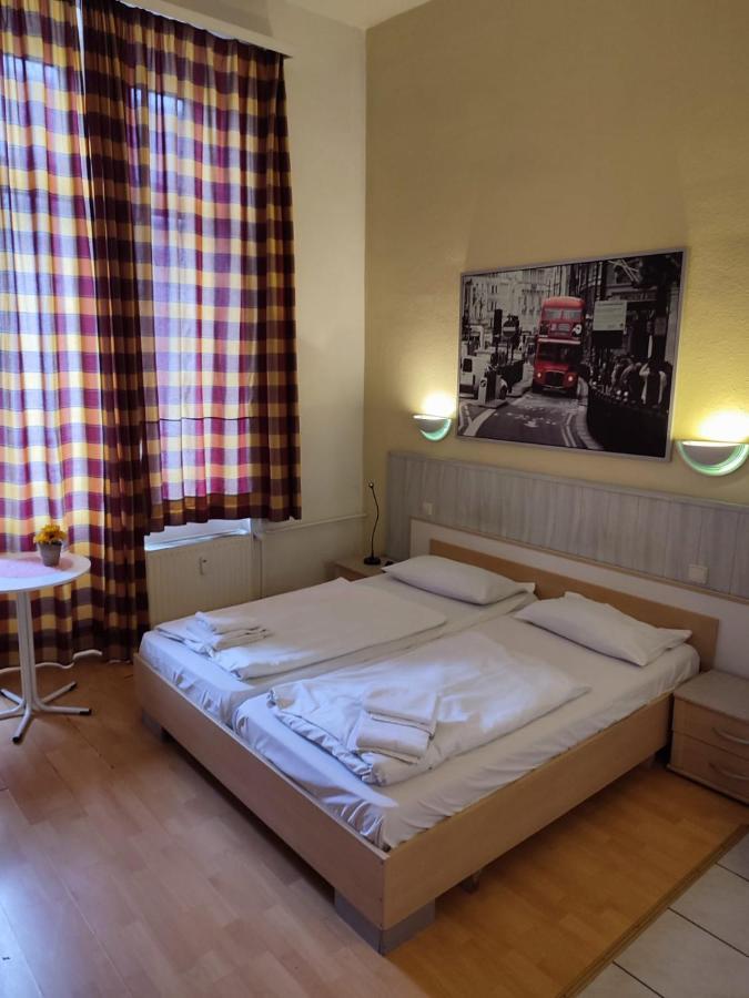 Hotel Komet Dusseldorf Luaran gambar